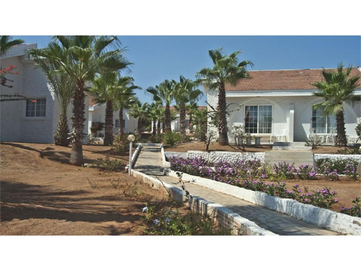 Long Beach Villas Famagusta  Exterior photo